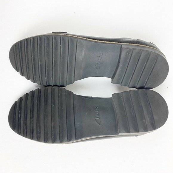 Clarks Black Leather Loafers with Tan Sole - Picture 5 of 11